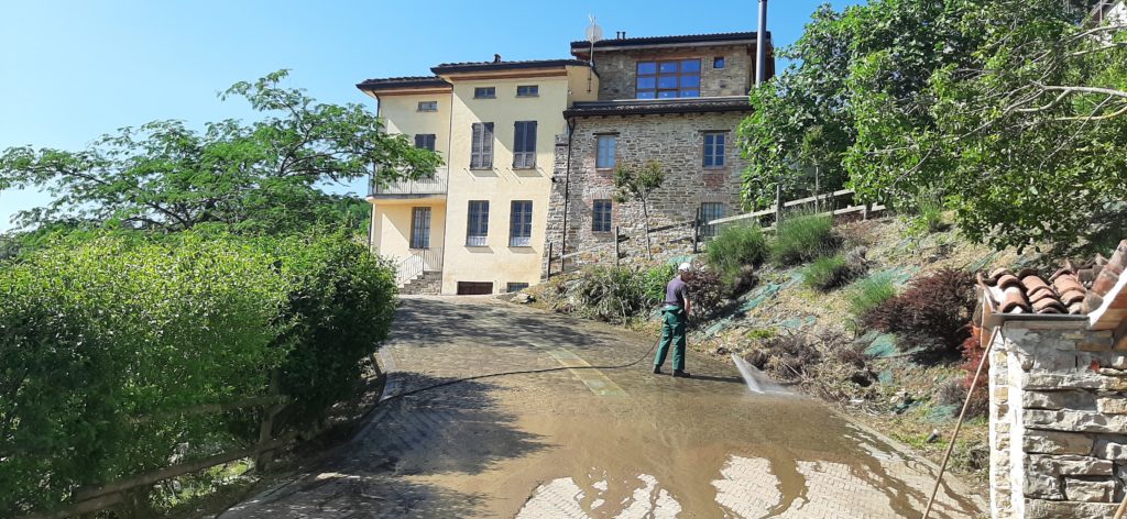 Viale e cortile casale 2